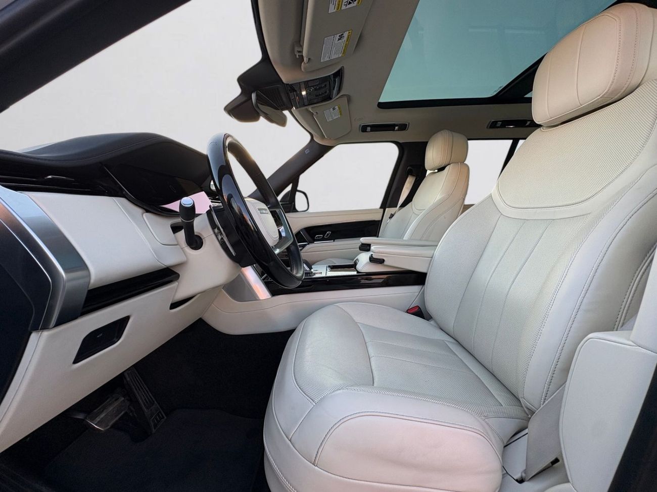 Land Rover Range Rover HSE P530 AED 8,400 P.M | 0% DOWN PAYMENT | RANGE ROVER VOGUE SE P530 | 4.4L TWIN-TURBO V8 – 523 HP |