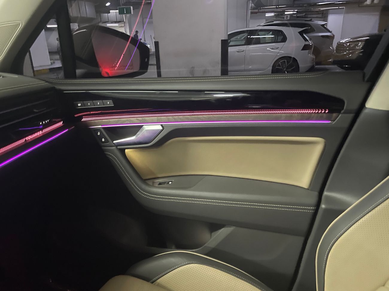 Volkswagen Touareg Elegance Plus (soft closing, Cruze control, full car plays, blind spot monitoring, multi colour ambi