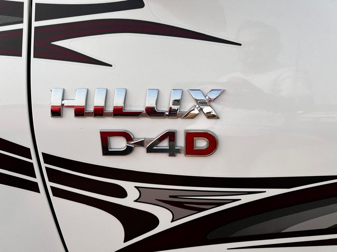 Toyota Hilux SGLX S GLX 2.4L 4WD A/T Toyota Hilux DC S/GLX 2.4L 4WD A/T