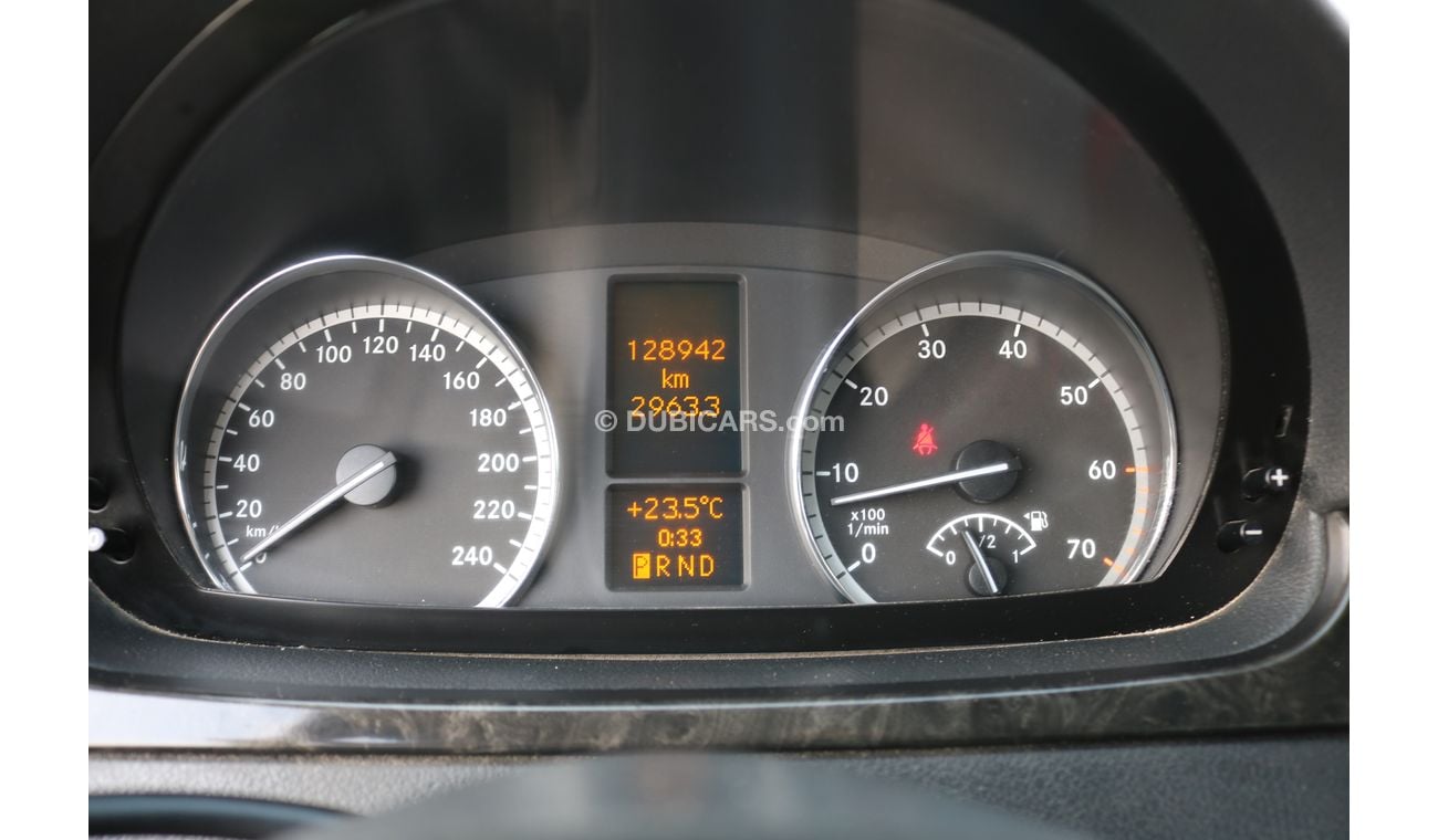مرسيدس بنز فيانو 3.5 FAMILY VAN 2010 WITH GCC SPEC