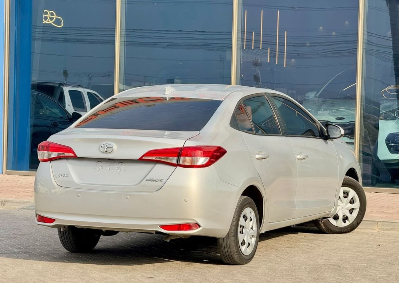 تويوتا يارس SE 535/- شهريًا | دول مجلس التعاون الخليجي | نظام تحديد المواقع العالمي (GPS)، كاميرا | خالٍ من الحوادث