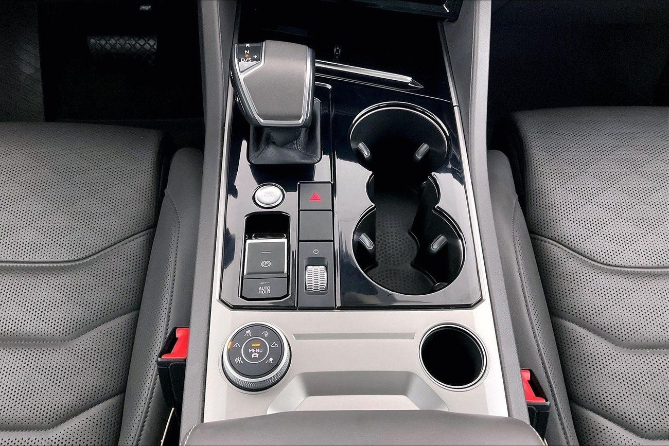 بي أم دبليو 120i Joy Edition | ضمان مجاني لمدة عام | 0 دفعة أولى