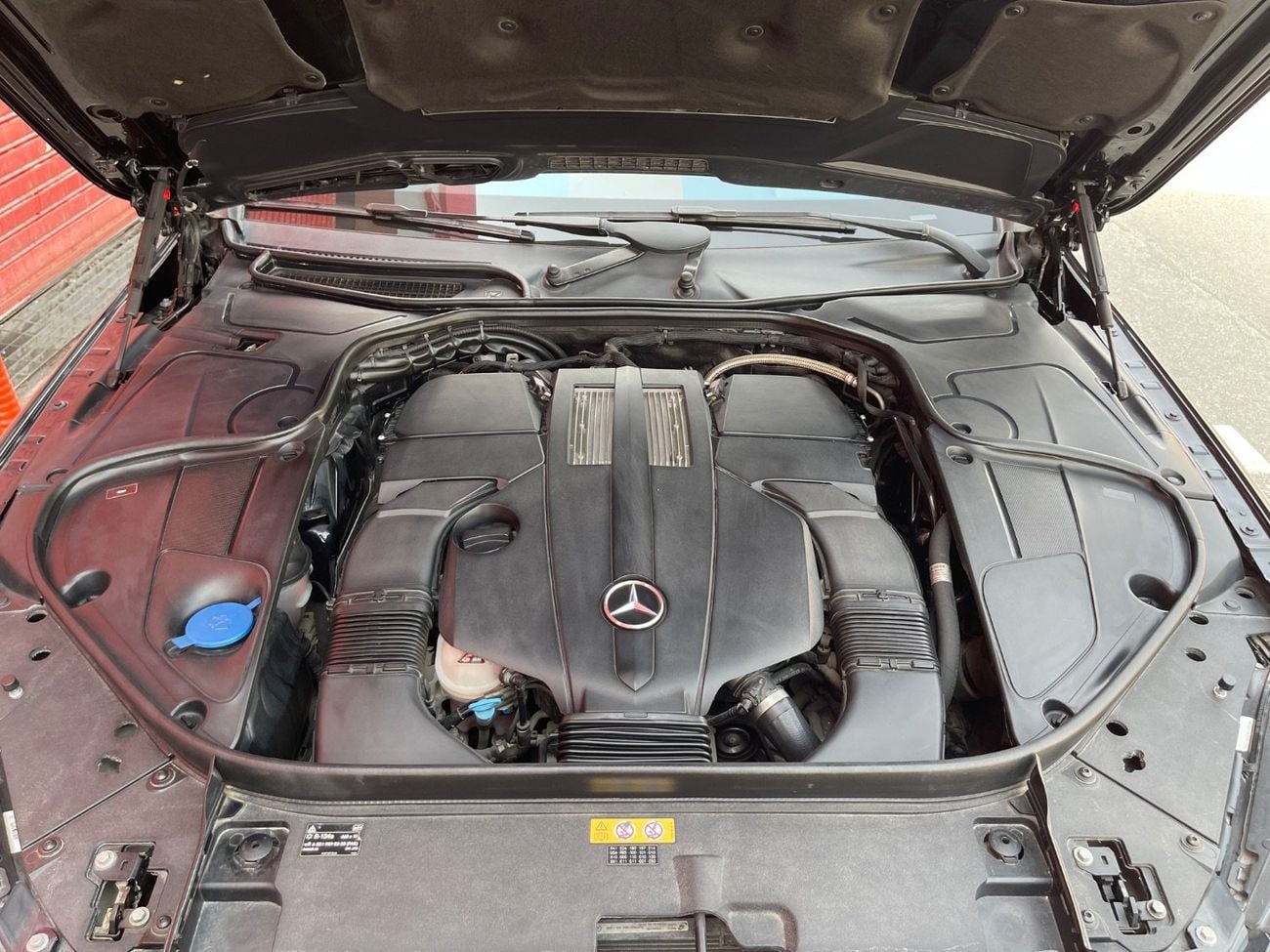 Mercedes Benz S400 STANDARD GCC EMC