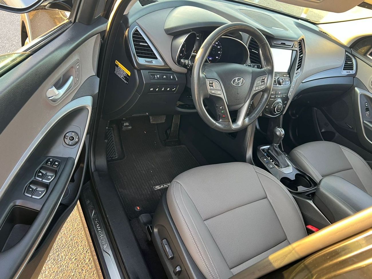 Hyundai Santa Fe 2015 HYUNDAI SANTA FE LIMITED PANORAMIC -  FULL OPTION  - 7 SEATER - 4X4 FULL OPTION