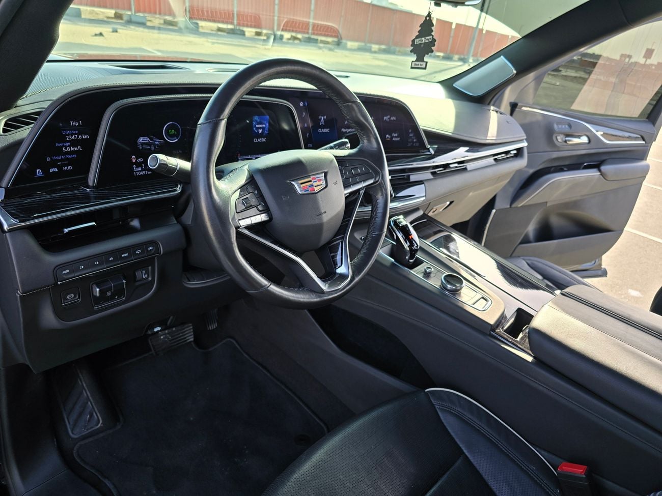 كاديلاك إسكالاد Cadillac Escalade Sport 2022 | 6.2L V8 | AWD | American Specs | 7 Seater