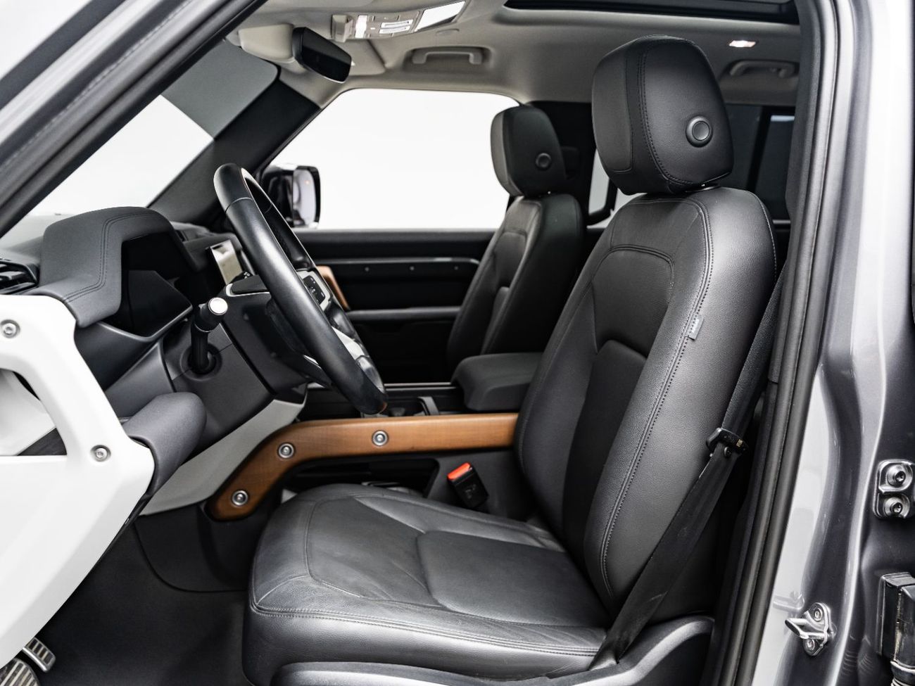 لاند روفر ديفندر 2023 Land Rover Defender 110 P300 SE, 2.0 TC I4 4WD, 300bhp, 8 Speed Auto