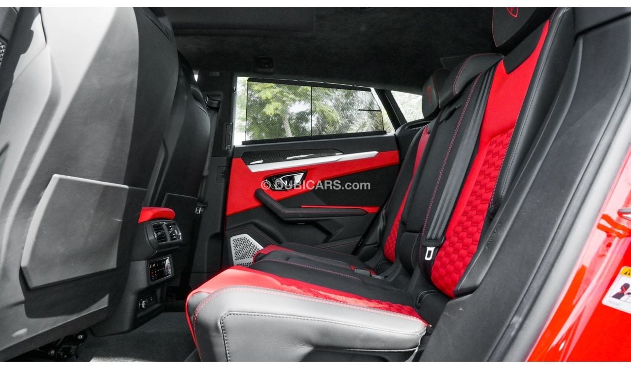 Lamborghini Urus 4.0T Lamborghini Urus | Perfect Condition with Warrant and service contract | Full Carbon Interior 2
