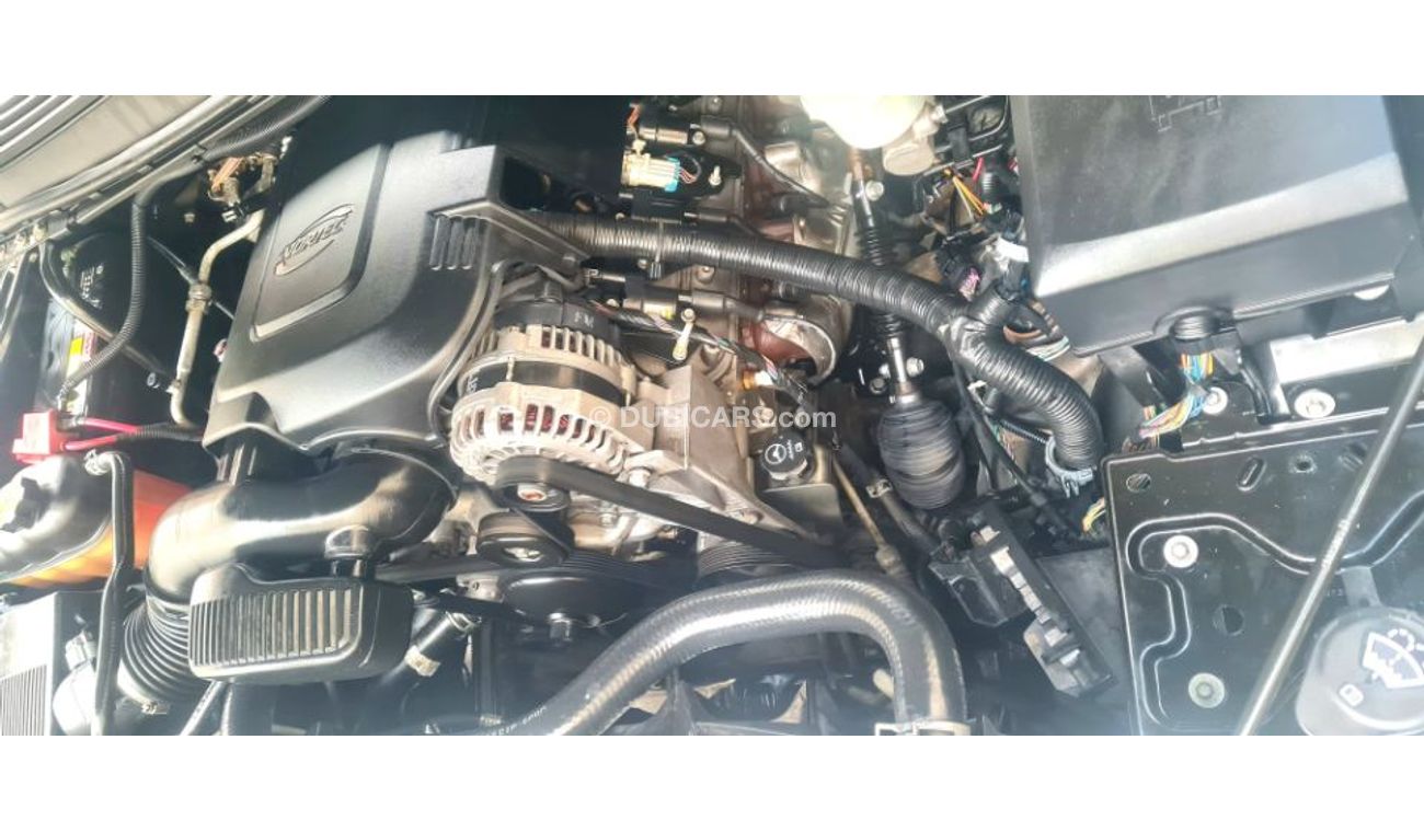 GMC Yukon GMC YUKON DENALI  2012 GCC  .  FULL OPTION.  SERVICE HISTORY  . ACCIDENT FREE  .. ORIGINAL PAINT  .