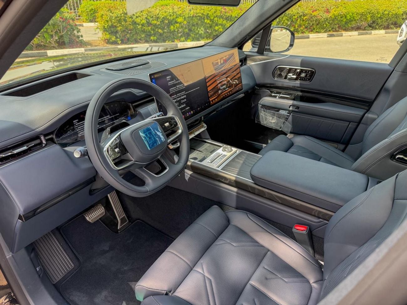 زيكر 9X 2025 ZEEKR 9X Ultra 55KWH I Range 1250KM  I2.0L DM-I Plugin Hybrid (898HP) I warranty&service