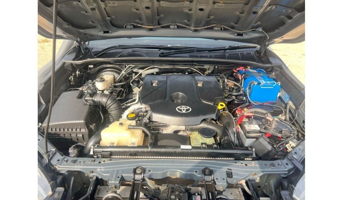 Toyota Hilux diesel 2.8 liter manual gear right hand push button start back camera