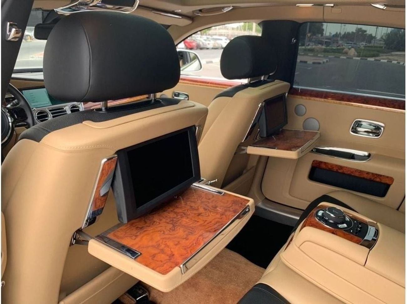 Rolls Royce Ghost SWB EWB 6.6L GCC SPEC NEAT AND CLEAN