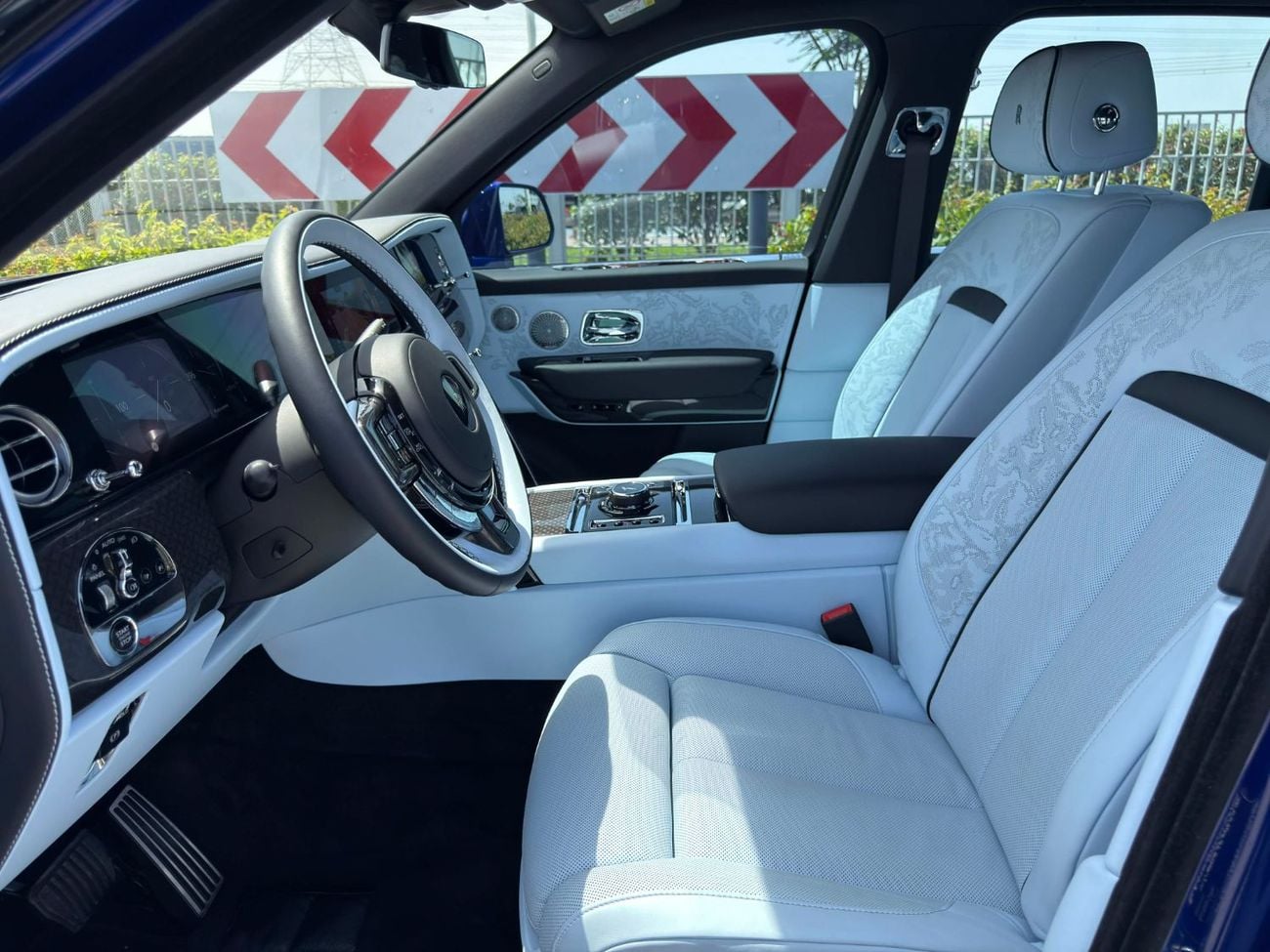 رولز رويس كولينان GCC SPEC NEAT AND CLEAN LESS KILOMETER