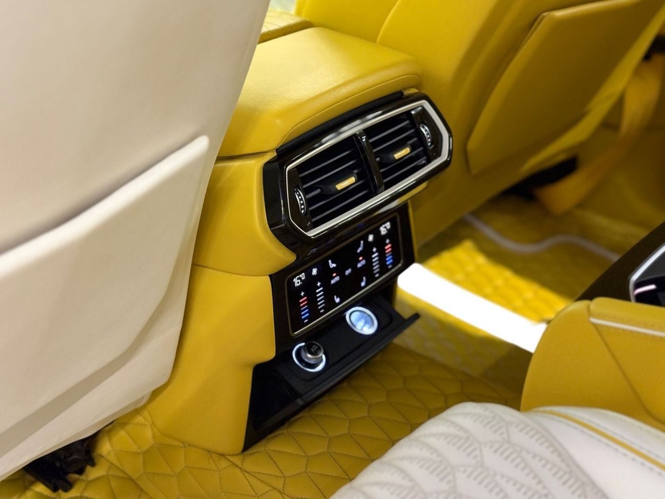 لامبورغيني اوروس STD AED 13,330 P.M | 0% DOWN PAYMENT | LAMBORGHINI URUS (VENATUS EVO S P900 KIT) | 4.0L TWIN-TURBO V