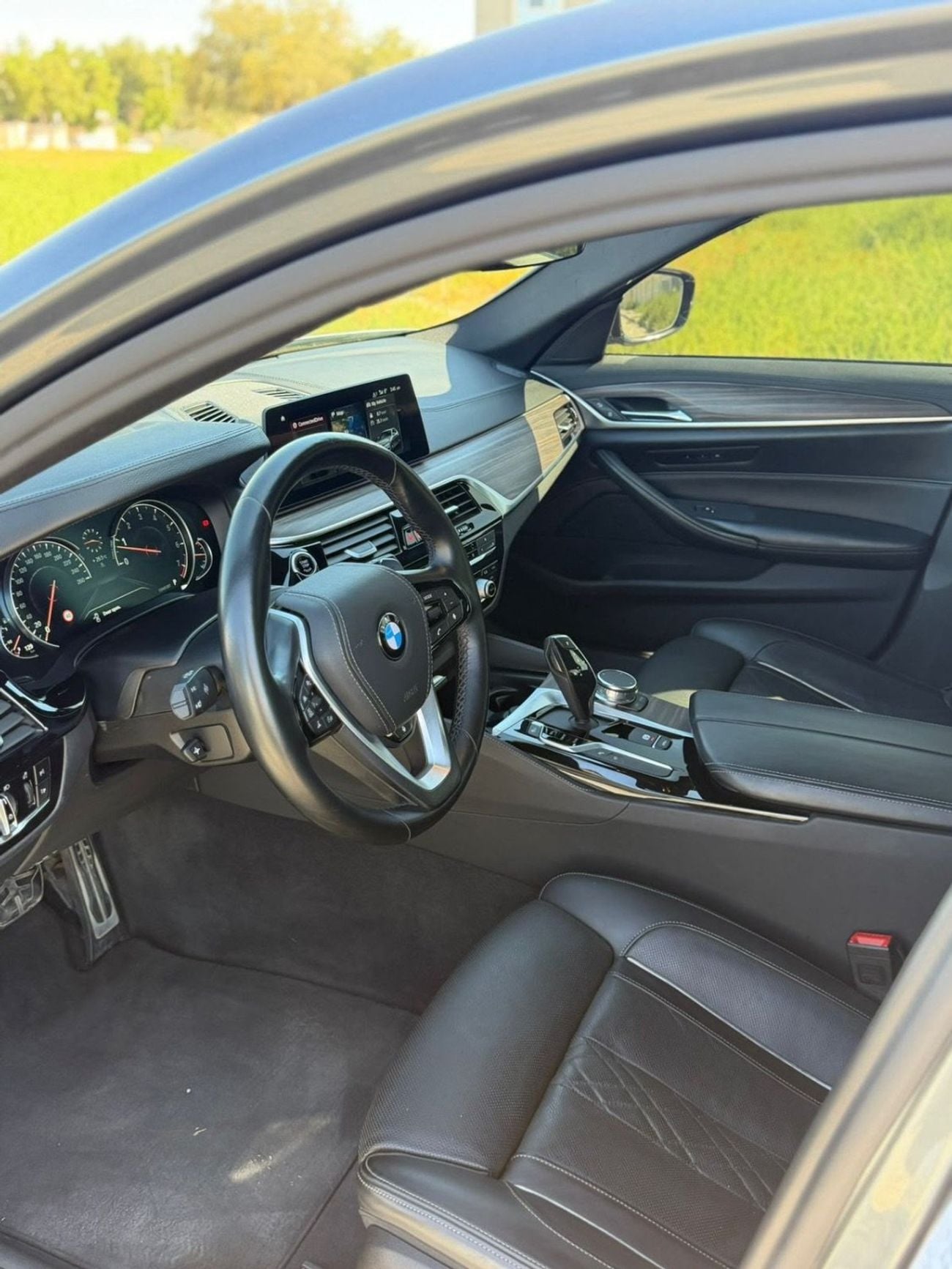 بي أم دبليو 530i LUXURY