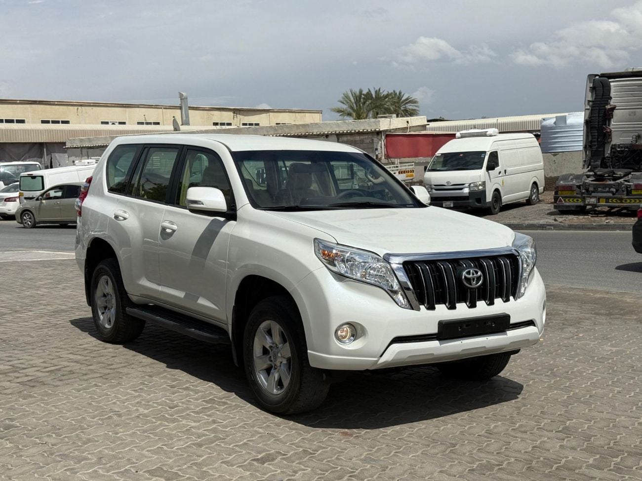 تويوتا برادو 201 PRADO TXL V6/ 4.0L  4x4 GCC SPEC 5 SEATS
