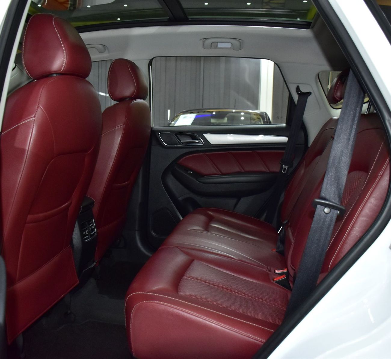 أم جي RX5 EXCELLENT DEAL for our MG RX5 20T ( 2021 Model ) in White Color GCC Specs