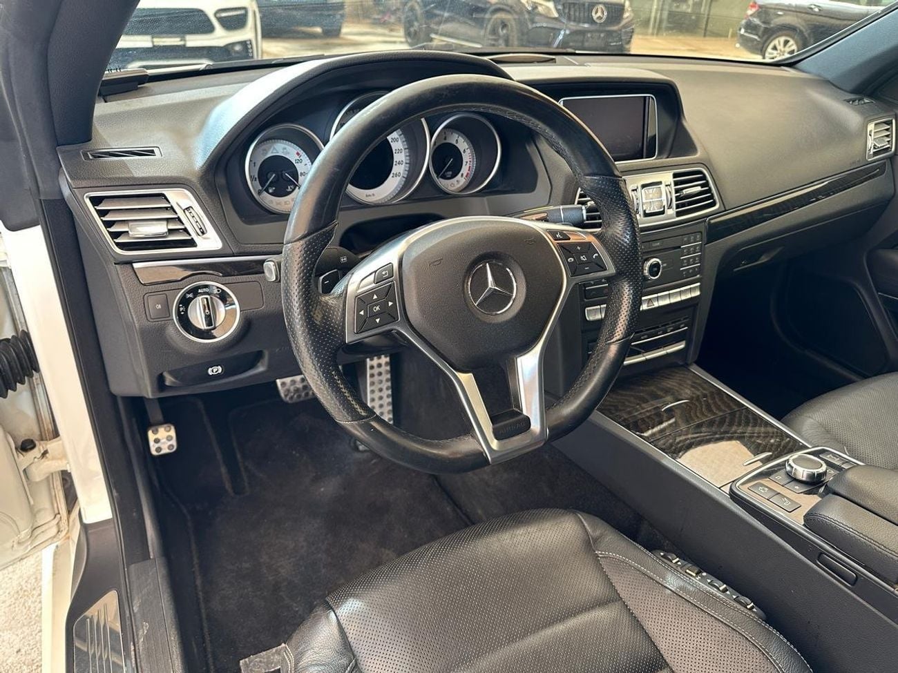 Mercedes Benz E400 | PEARL WHITE | AUTOMATIC CONVERTIBLE | MEMORY POWER SEATS