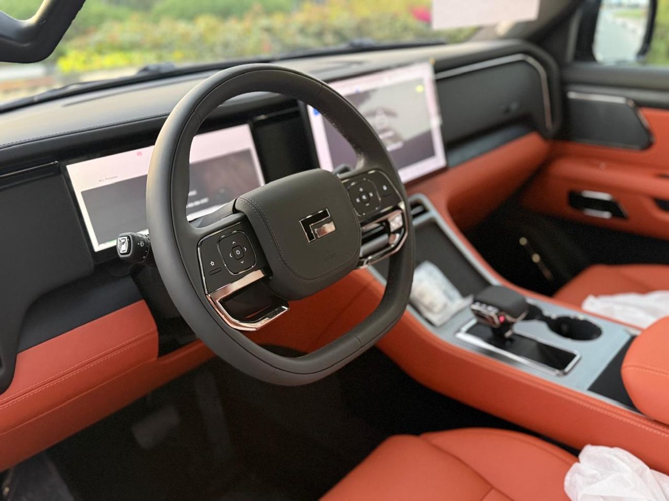 ROX 01 NEW ARRIVAL ROX 01 / 2026 / 7 SEATS / LONG RANGE / WITH WARRANTY EVS 5 YEARS WITH SERVICE CONTRACT