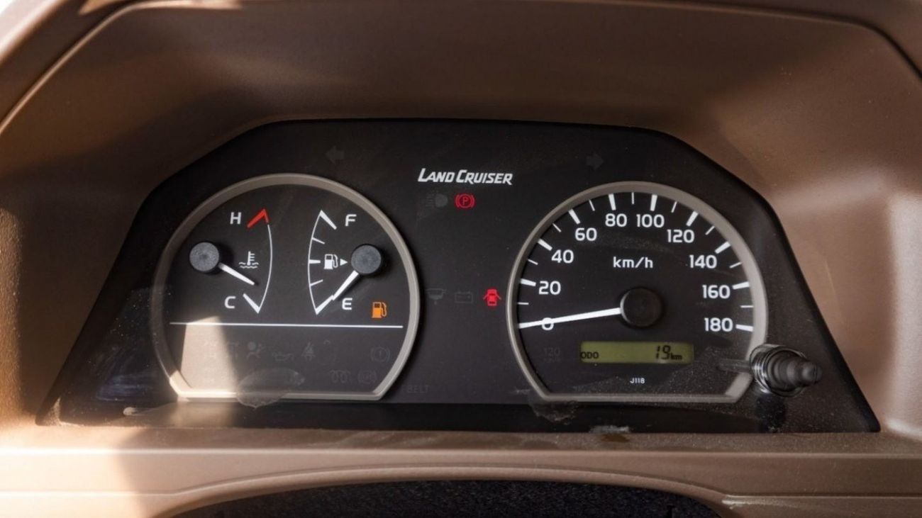 Toyota Land Cruiser Pick Up 2022 Toyota Land Cruiser Pick Up 79 Double cabin, 4.2L diesel, Manual, Four Wheel Drive