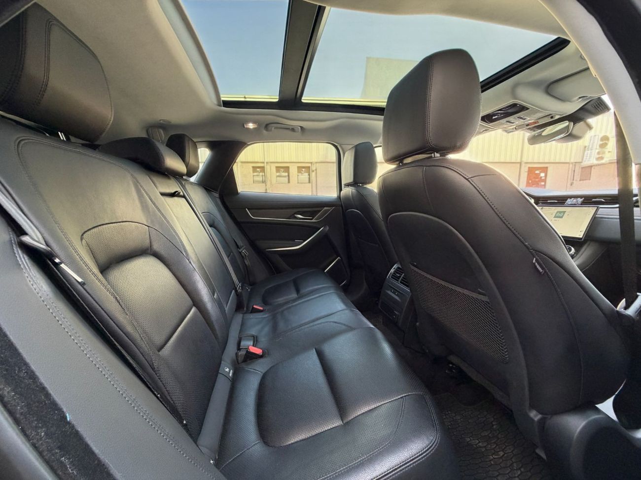 جاكوار F بيس R-Sport 2.0L