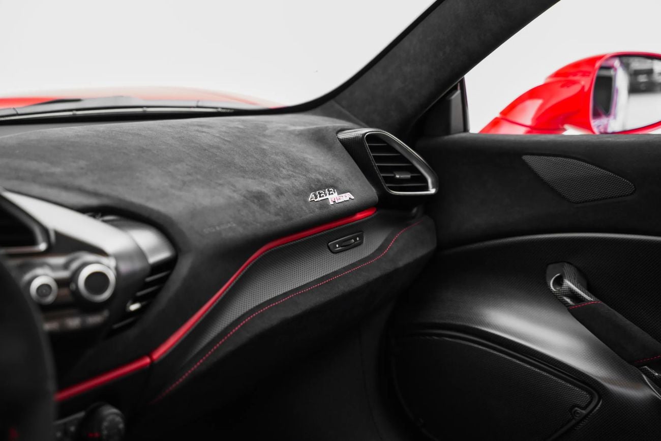 فيراري 488 بيستا