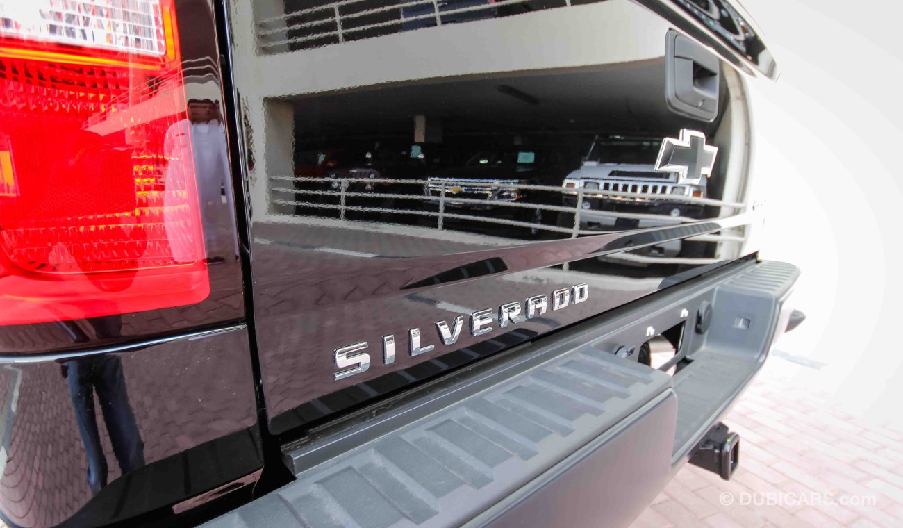 Chevrolet Silverado Black Edition