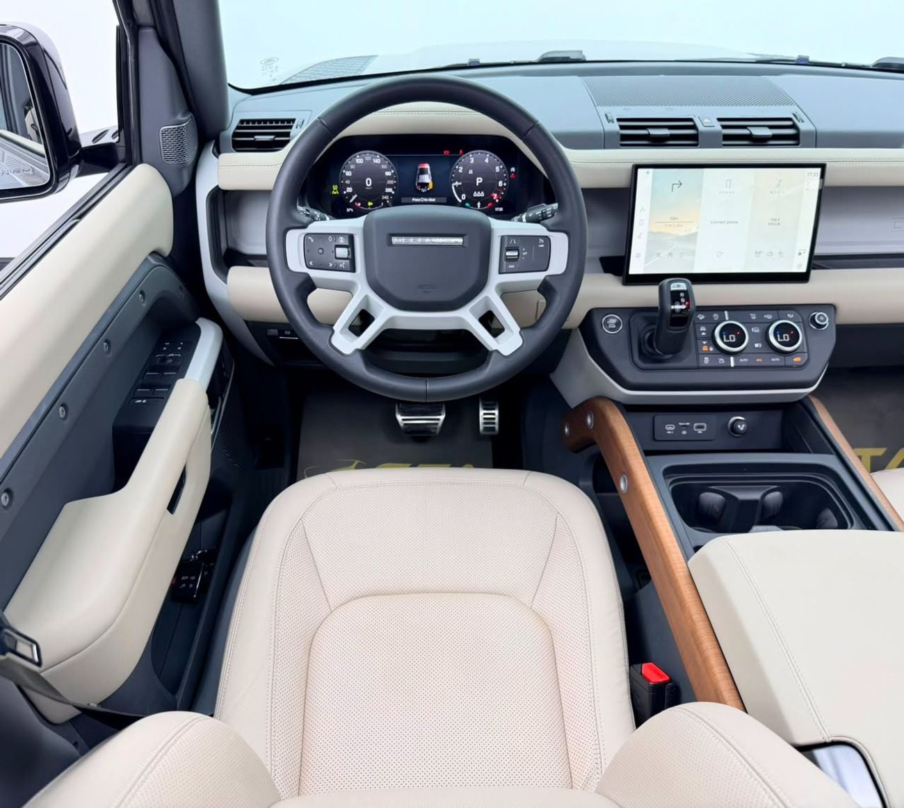 لاند روفر ديفندر 110 2024 Land Rover Defender 110 SE P300, Sept/2029 Warranty, Nov/2029 Service Package, Full Service His