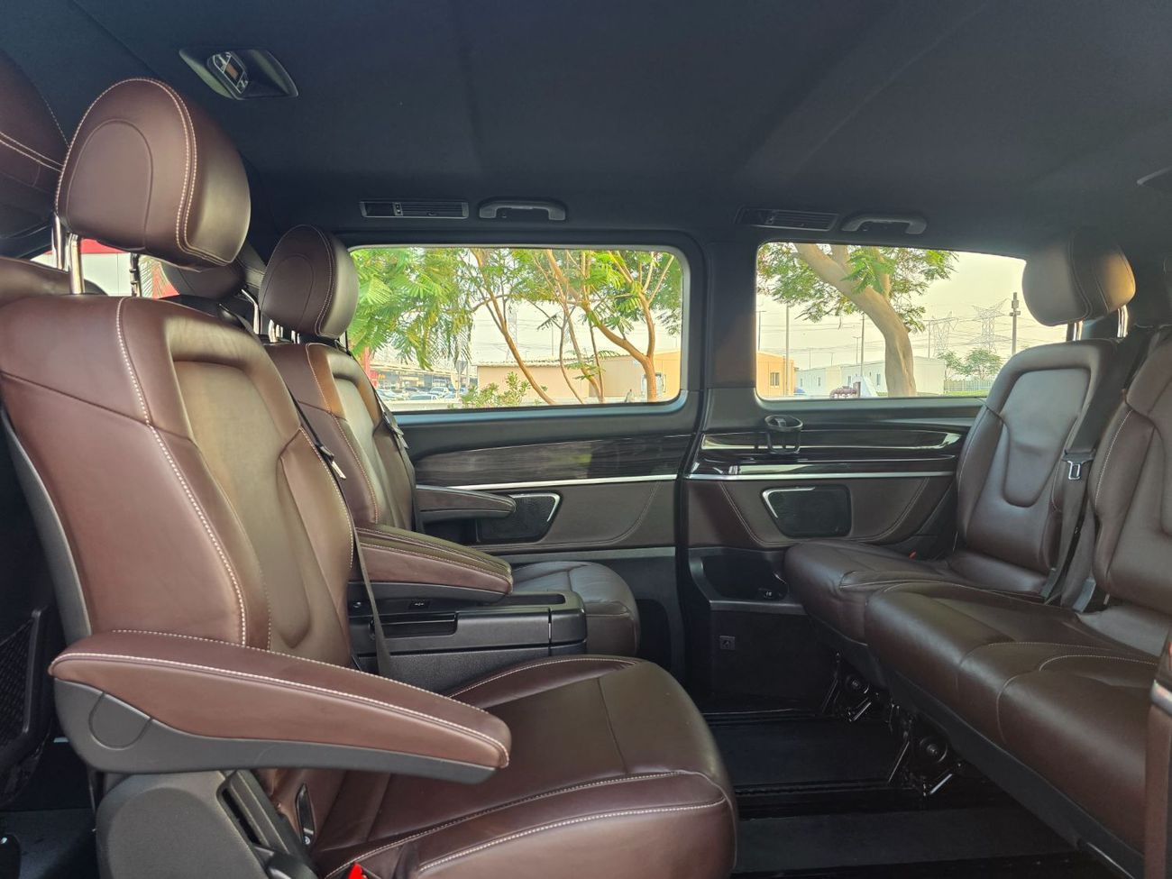 Mercedes-Benz V 250 gcc specs