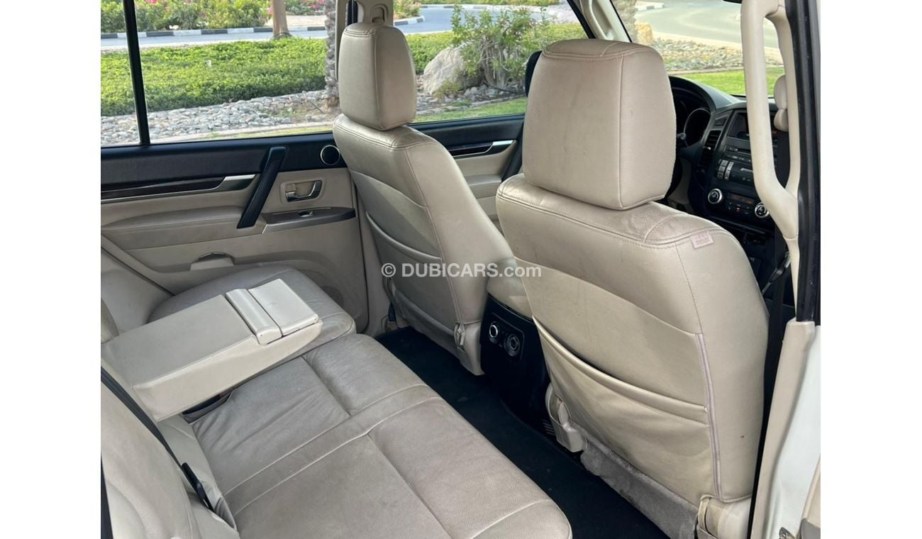 ميتسوبيشي باجيرو GLS Std MITSUBISHI PAJERO GLS 2012 V6 3.5 FULL OPTION PERFECT CONDITION