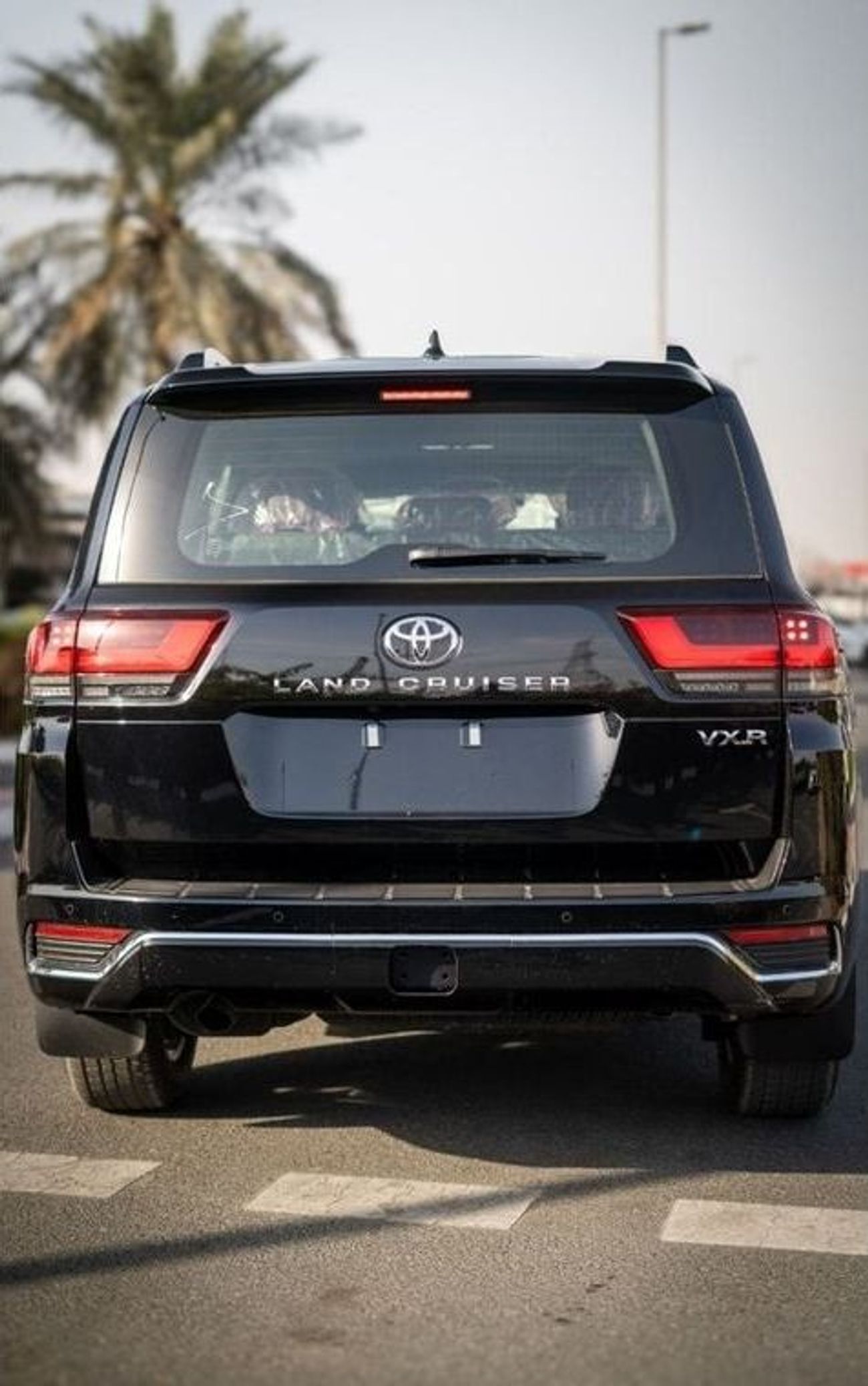 Toyota Land Cruiser LC300 3.3 VXR TT DSL 2025 MODEL