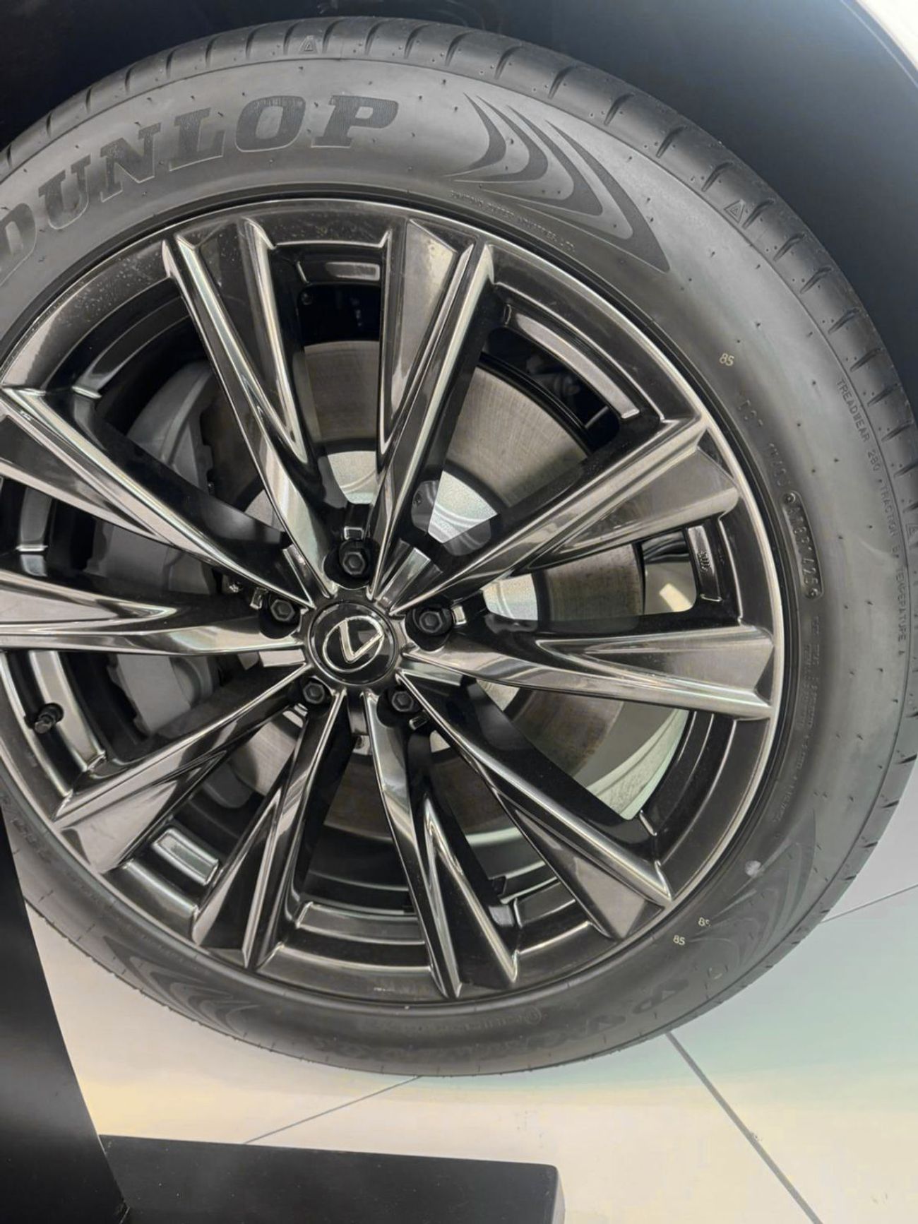 لكزس RX 350 2025 Lexus RX350 F-sport 2.4L AT Petrol AWD (Silver-Red)