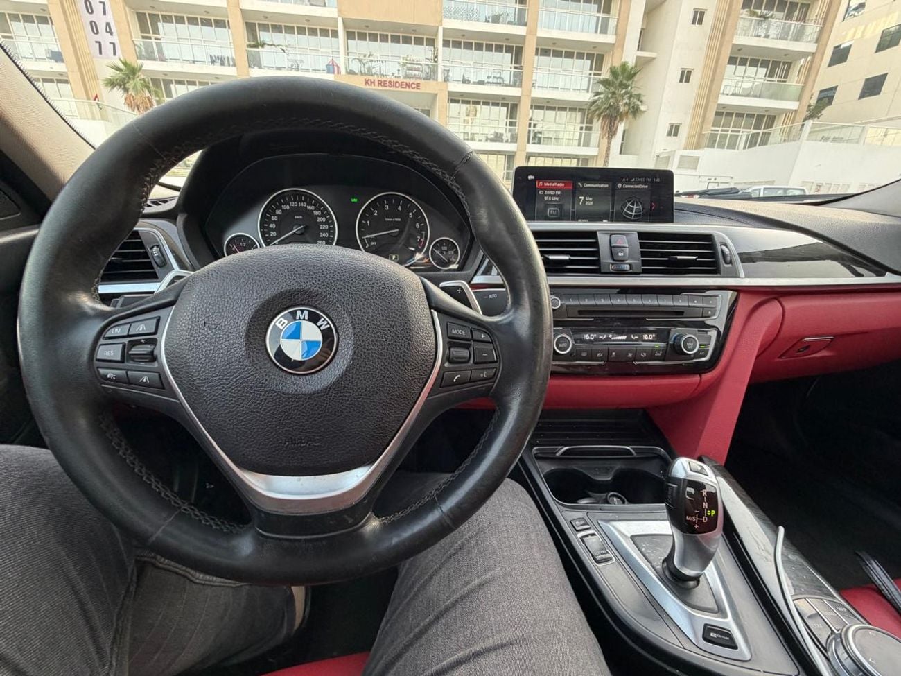 BMW 330e BMW