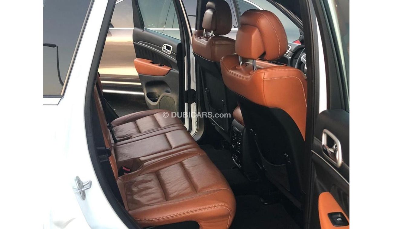 Jeep Grand Cherokee Jeep grand chorque  SRT model 2015 GCC  car one owner full option low mileage  panoramic roof leathe