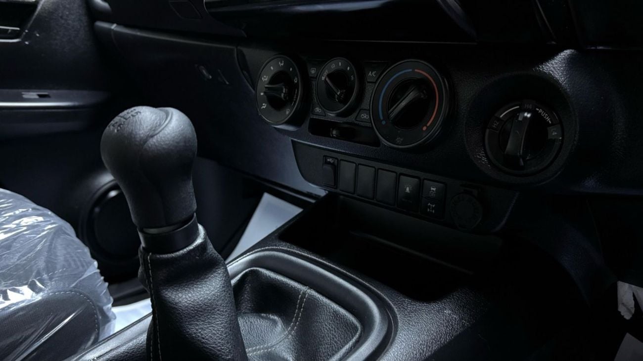 Toyota Hilux HILUX SMART CABIN (1.5) MANUAL DEISEL