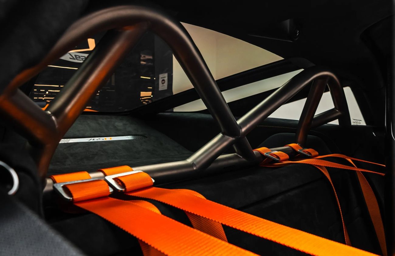 مكلارين 765LT 4.0L V8 Twin-Turbocharged Engine