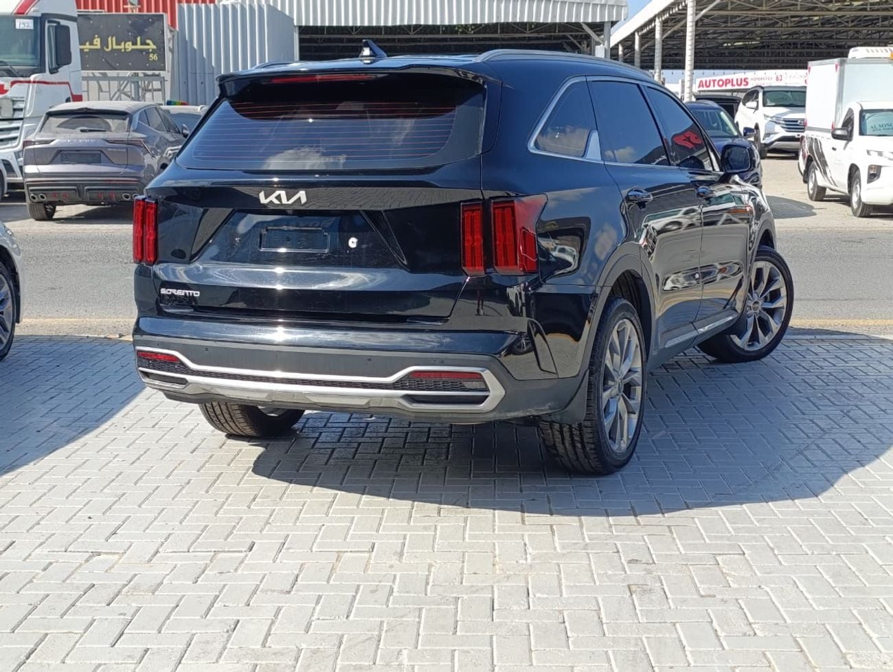 Kia Sorento LX Base 2.4L AWD Base 2.2L AWD