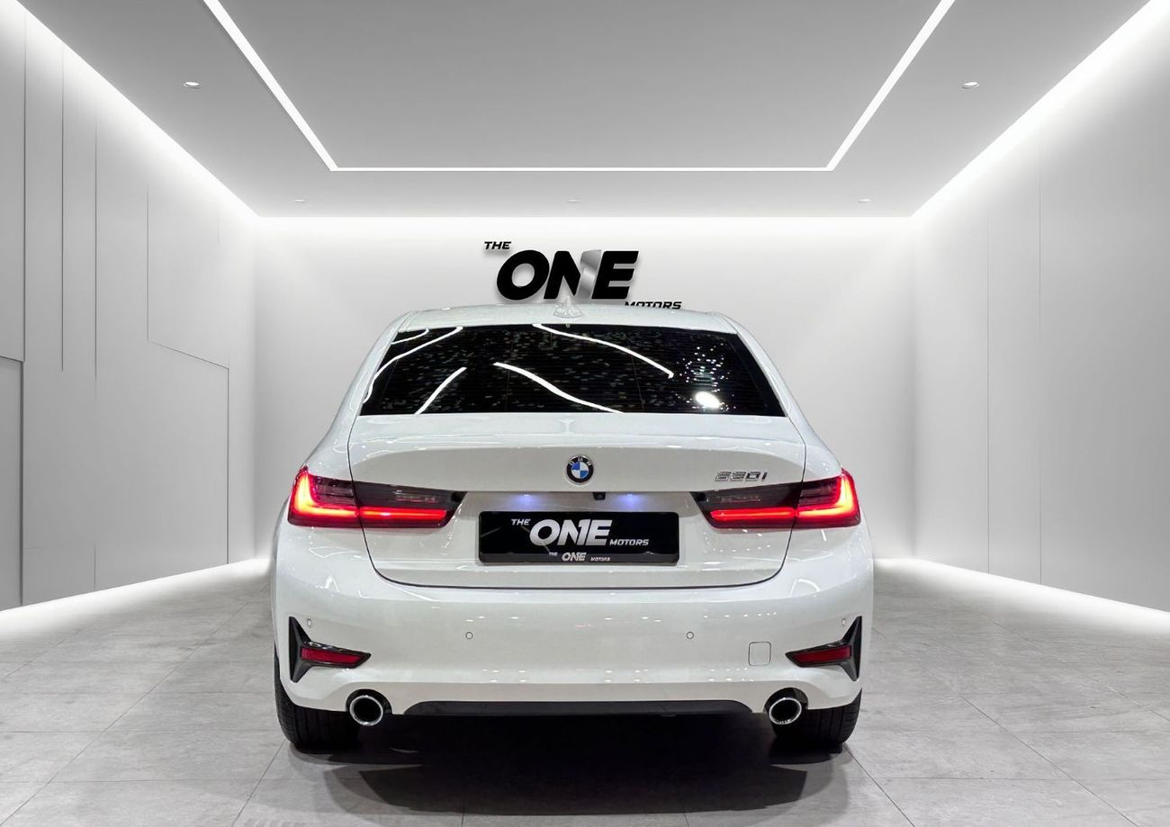 بي أم دبليو 330i Std 2.0L