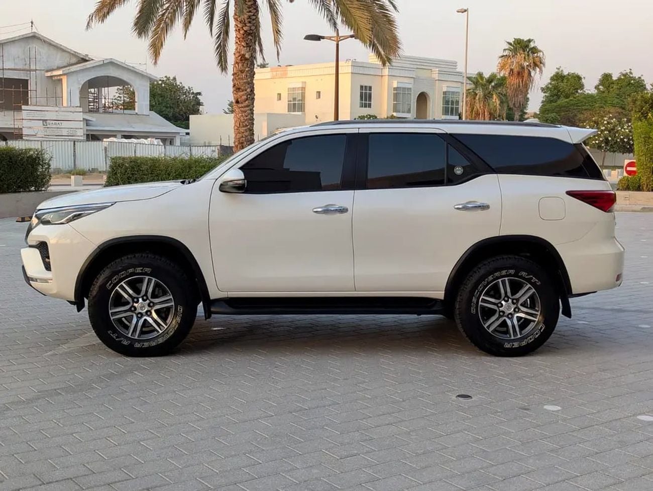 Toyota Fortuner GXR 4.0L V6 GCC Specs | 4WD | Full Service History | Excellent Condition