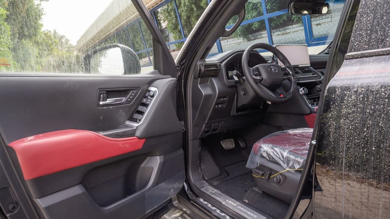 Toyota Land Cruiser LC 3.5 GRS(ATT BLACK INSIDE GRS BLACK& DK.RED)2026