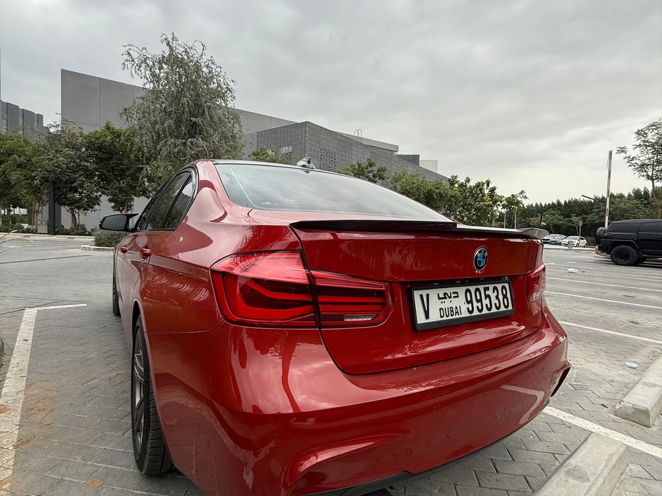 BMW 330i