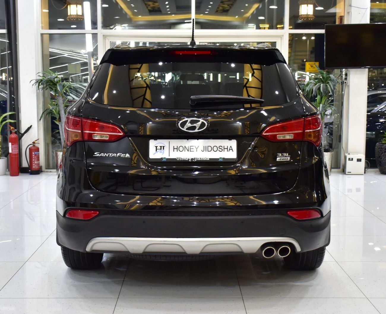 Hyundai Santa Fe EXCELLENT DEAL for our Hyundai SantaFe 4WD 3.3L ( 2014 Model ) in Black Color GCC Specs