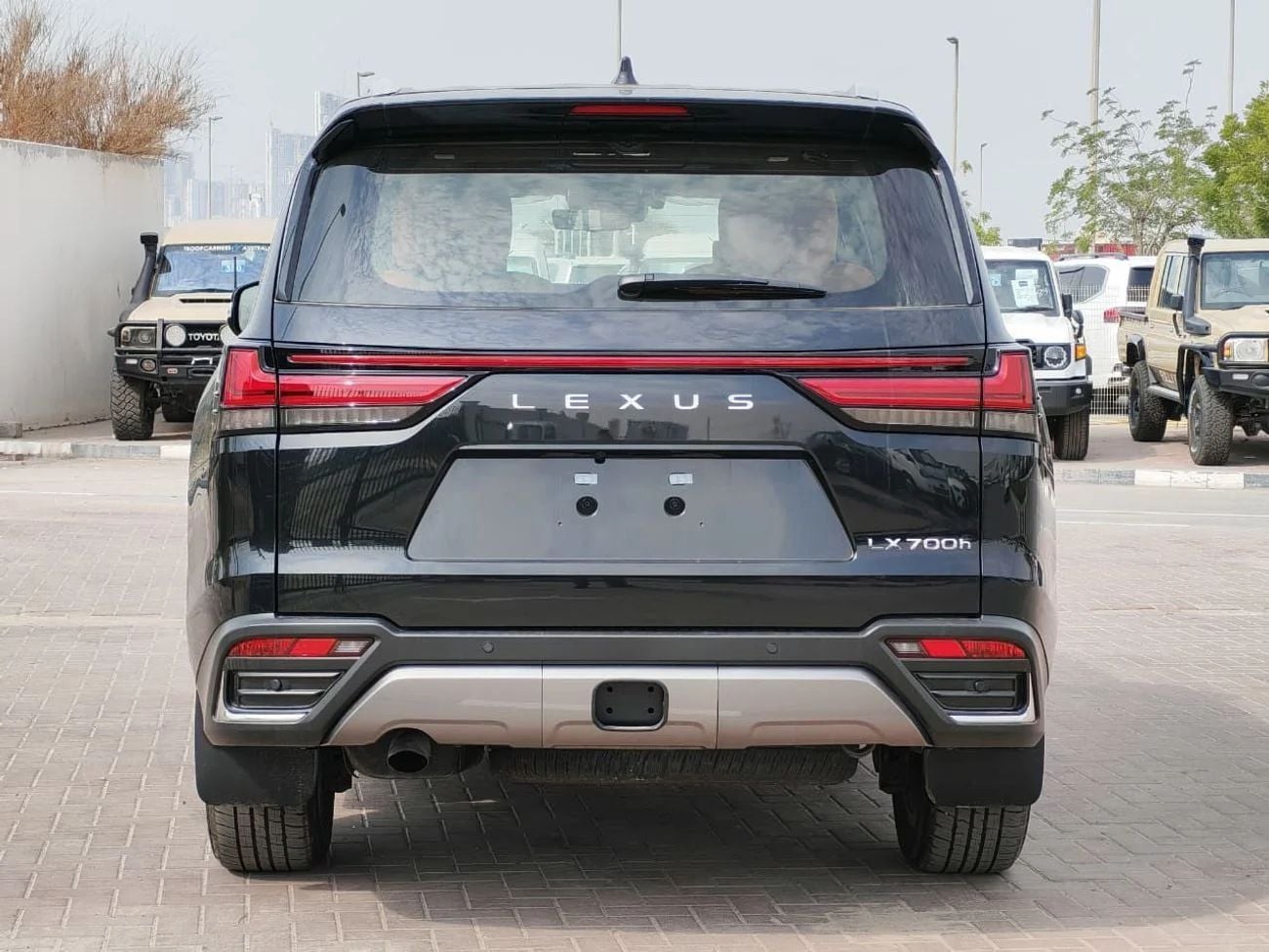 لكزس LX 700h 2026 Lexus LX 700h VIP HEV (4-Seater) 3.5L V6 Twin-Turbo Hybrid