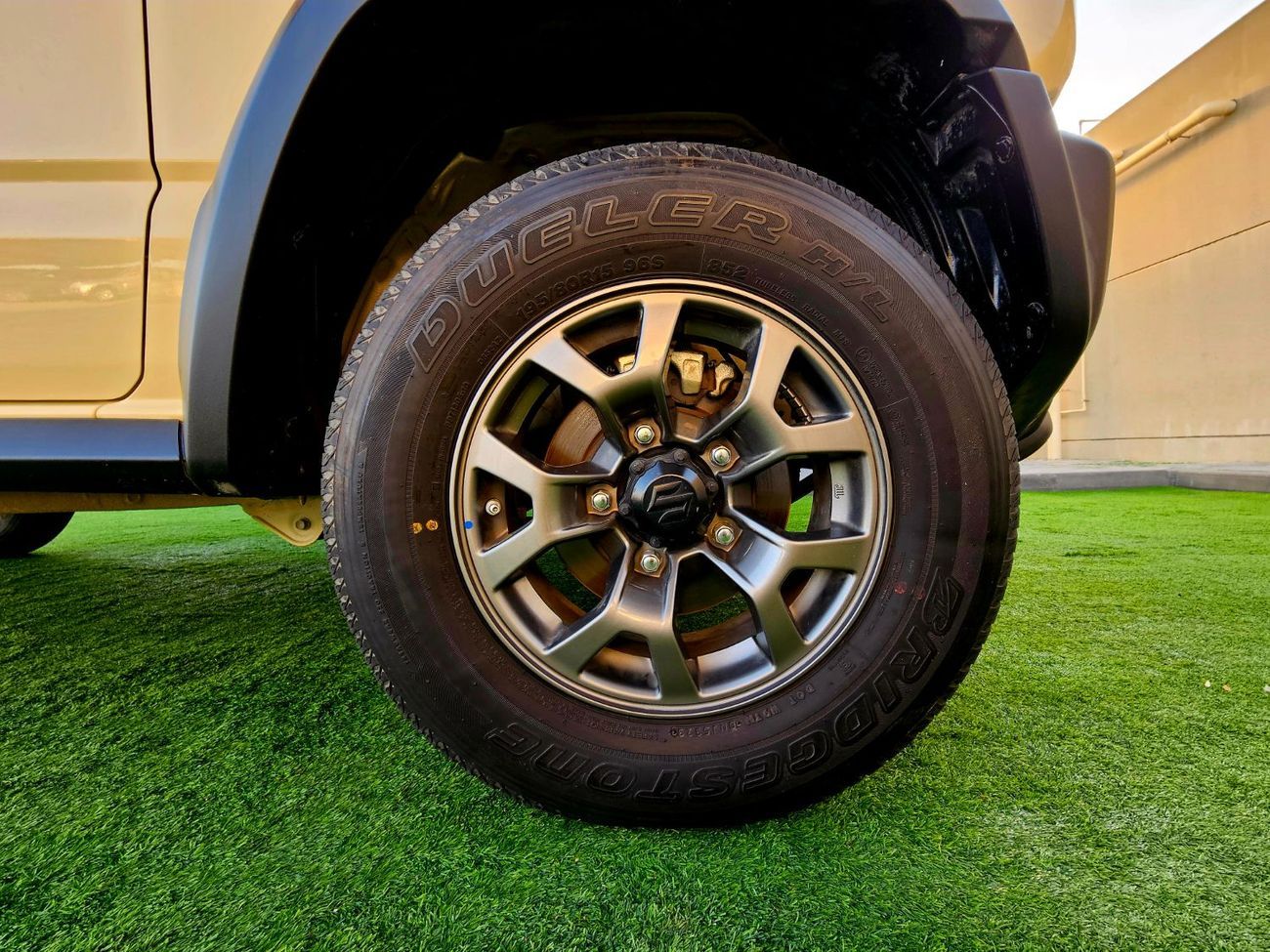 سوزوكي جيمني GLX/ DUAL TONE/ AUTOMATIC/ ORIGINAL PAINT/ 1.5L V4/ LOW MILEAGE