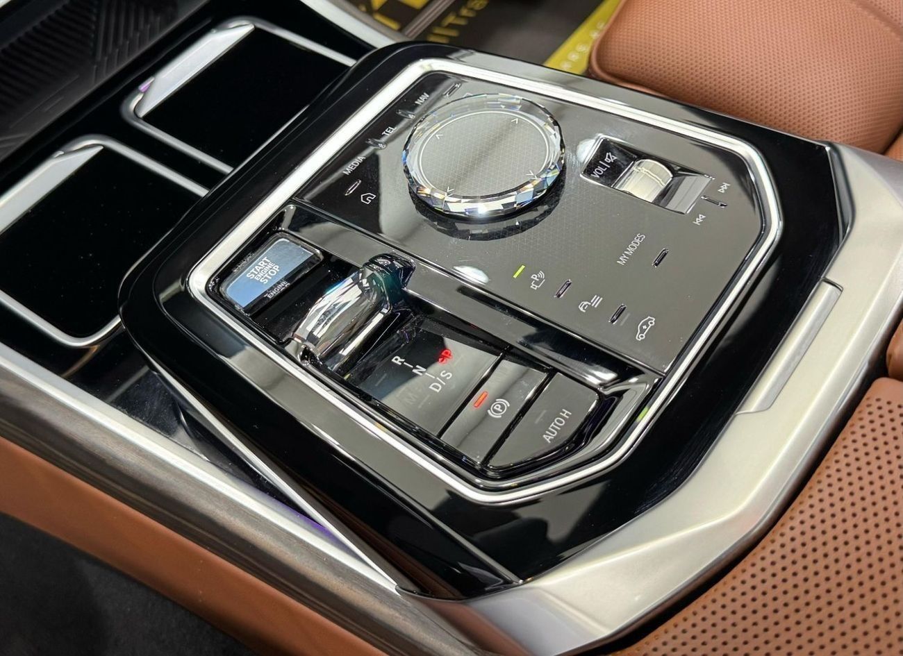 BMW 740i M-Sport 2024 BMW 740i M-Sport, BMW warranty + Service Pack, Fully Loaded, Very Low Kms, GCC