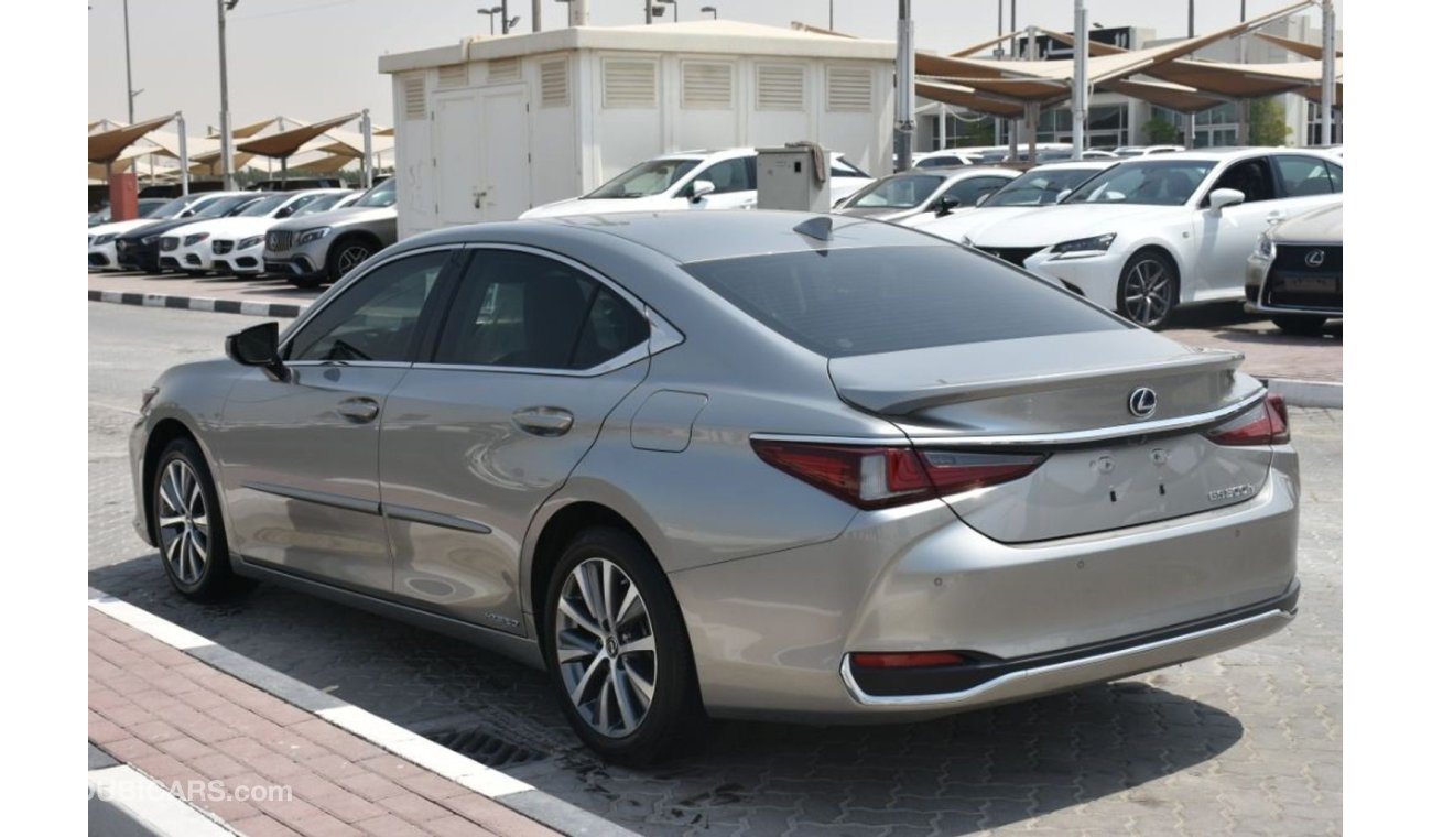 لكزس ES 300 Hybrid / Clean Car / With warranty