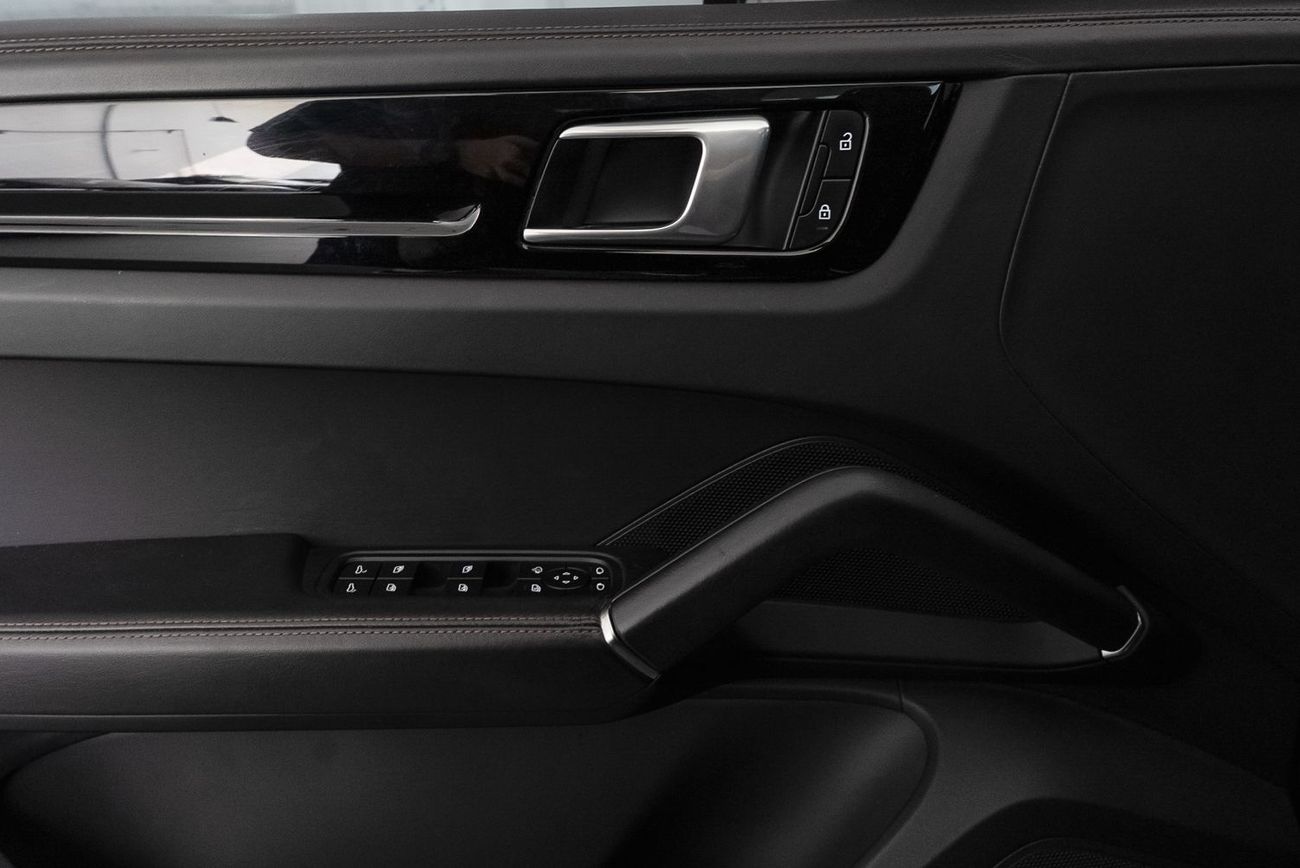 بورش كايان Base Coupe