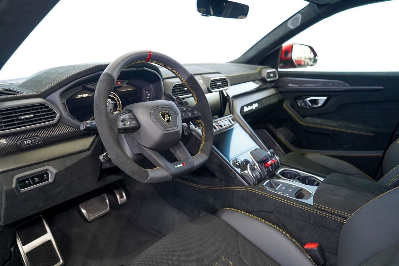 لامبورغيني اوروس 4.0T V8 Performante