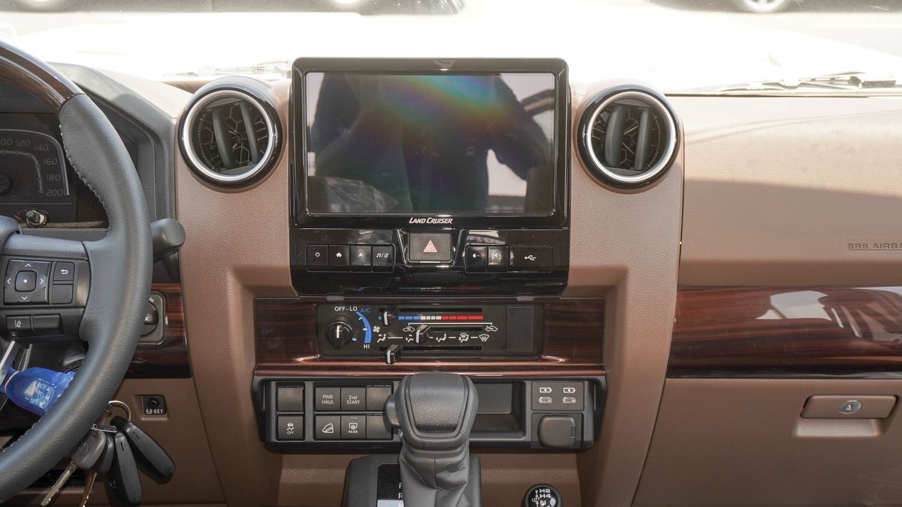 Toyota Land Cruiser 70 LX 4.0L V6 A/T