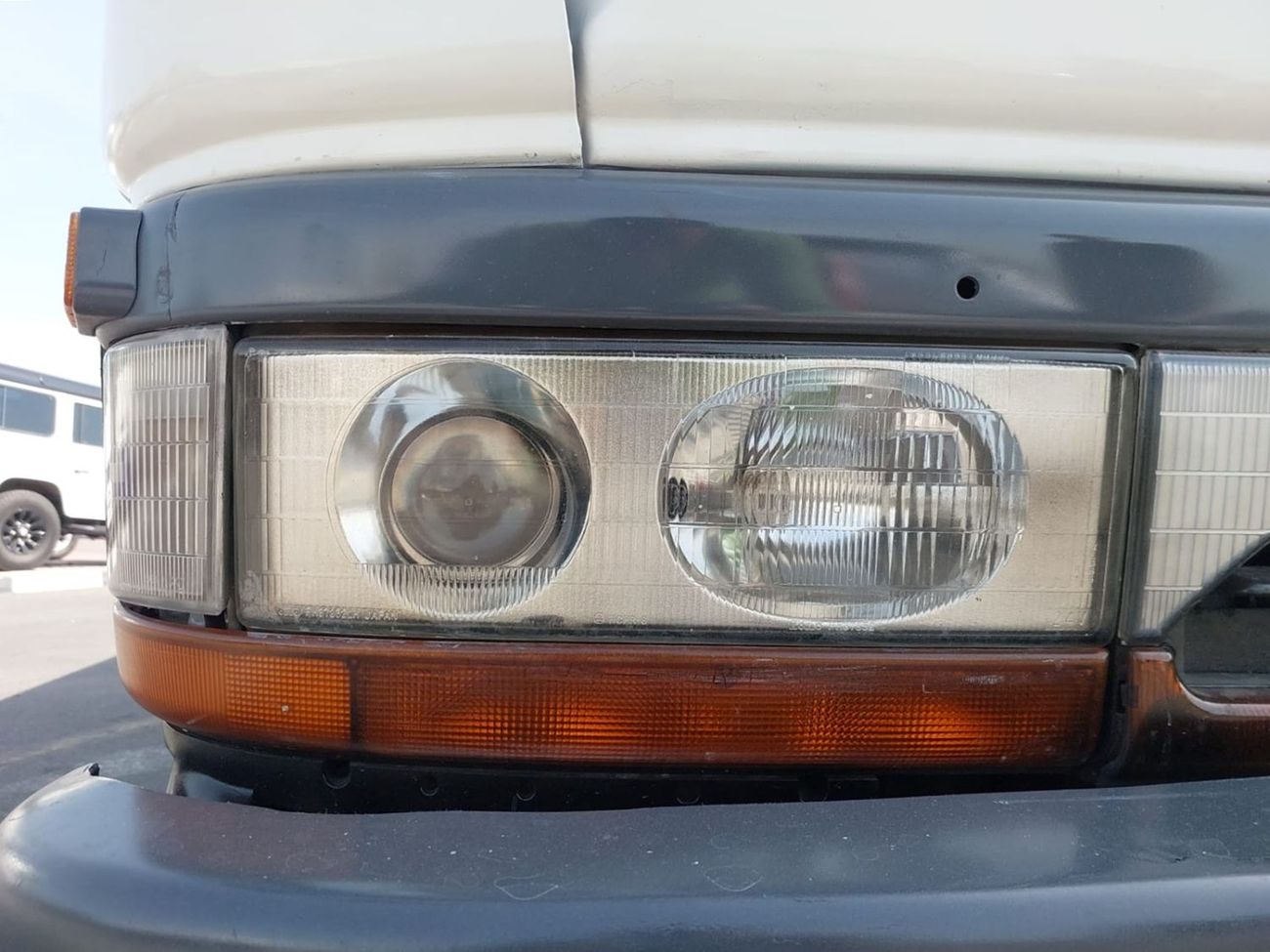 Mitsubishi Fuso Canter MITSUBISHI CANTER TRUCK RHD 1997 MODEL 4.5 L DIESEL MANUAL(PM32294)