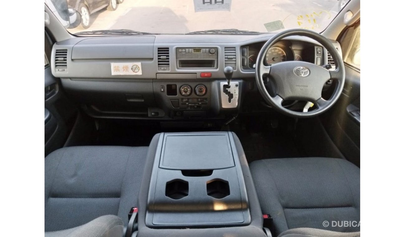 تويوتا هاياس TOYOTA HIACE VAN RIGHT HAND DRIVE (PM 892)